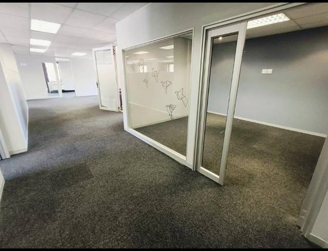 BUSINESS PROPERTY TO RENT IN BRYANSTON